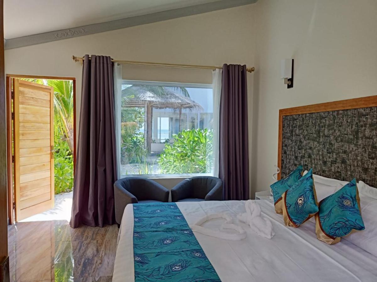 Island Life Maldives Retreat & Spa Magoodhoo Exterior foto