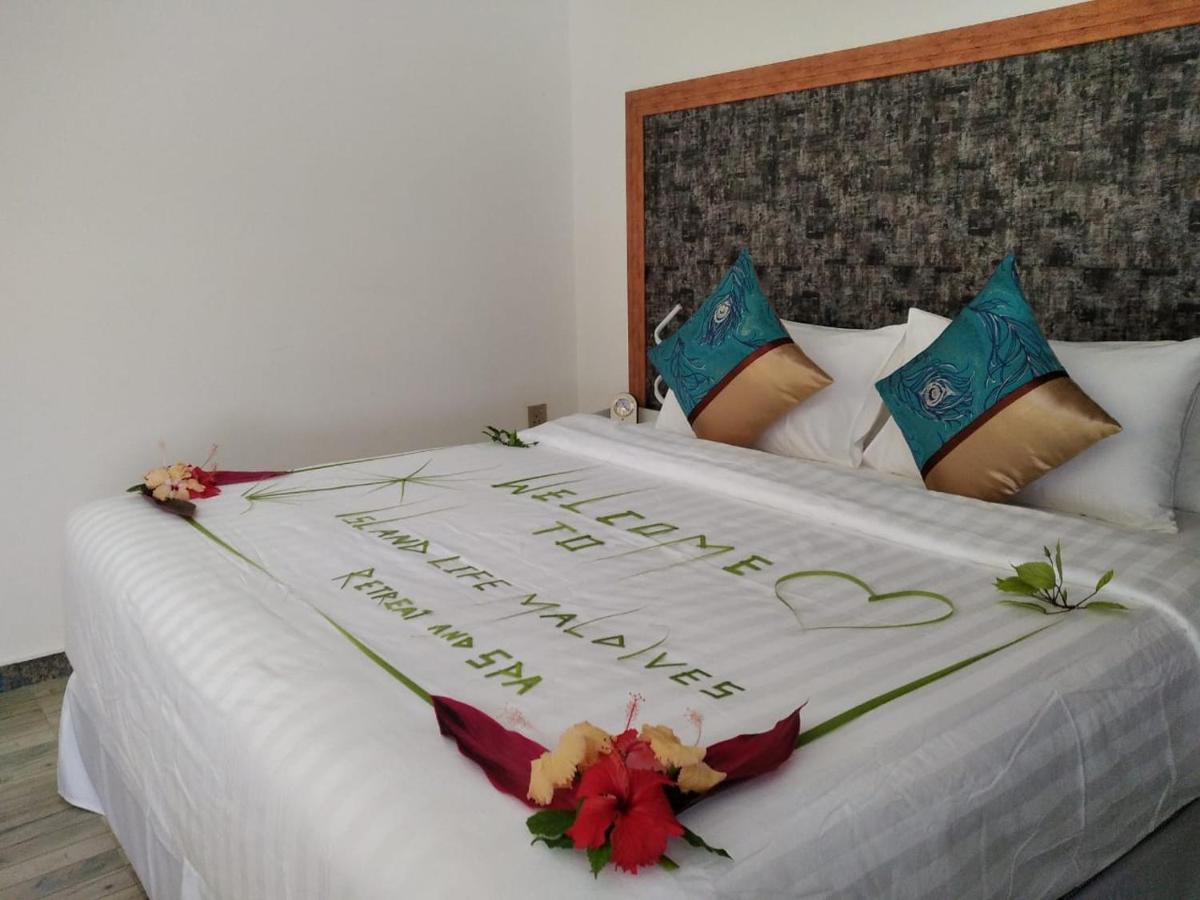 Island Life Maldives Retreat & Spa Magoodhoo Exterior foto